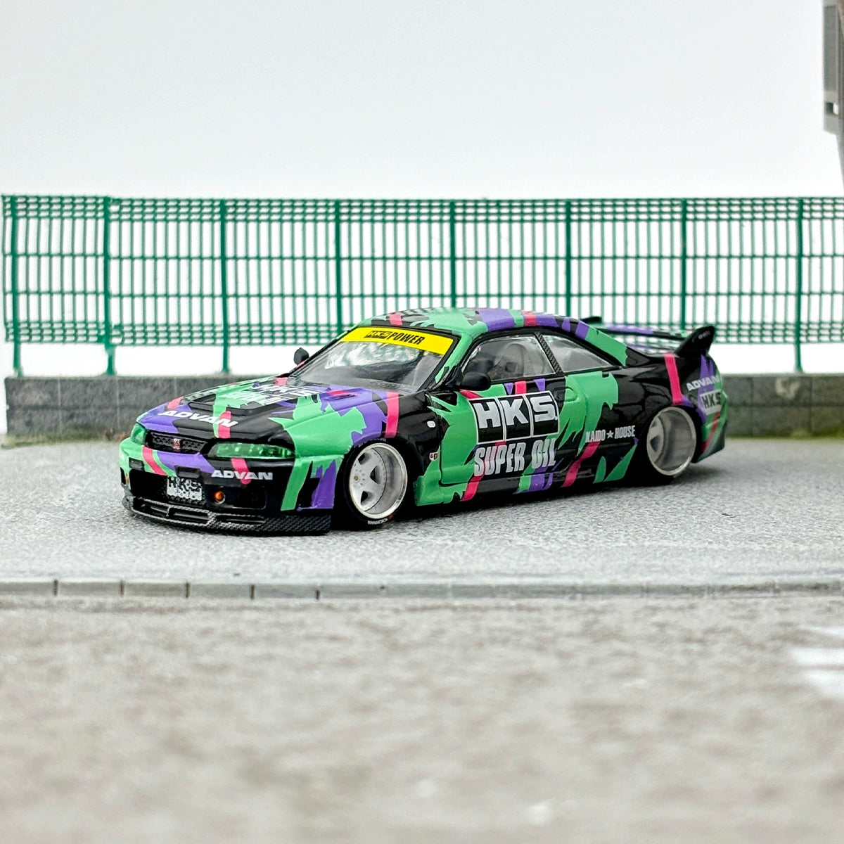 Kaido House MINIGT 1:64 #129 Nissan GTR R33 HKS Alloy car model