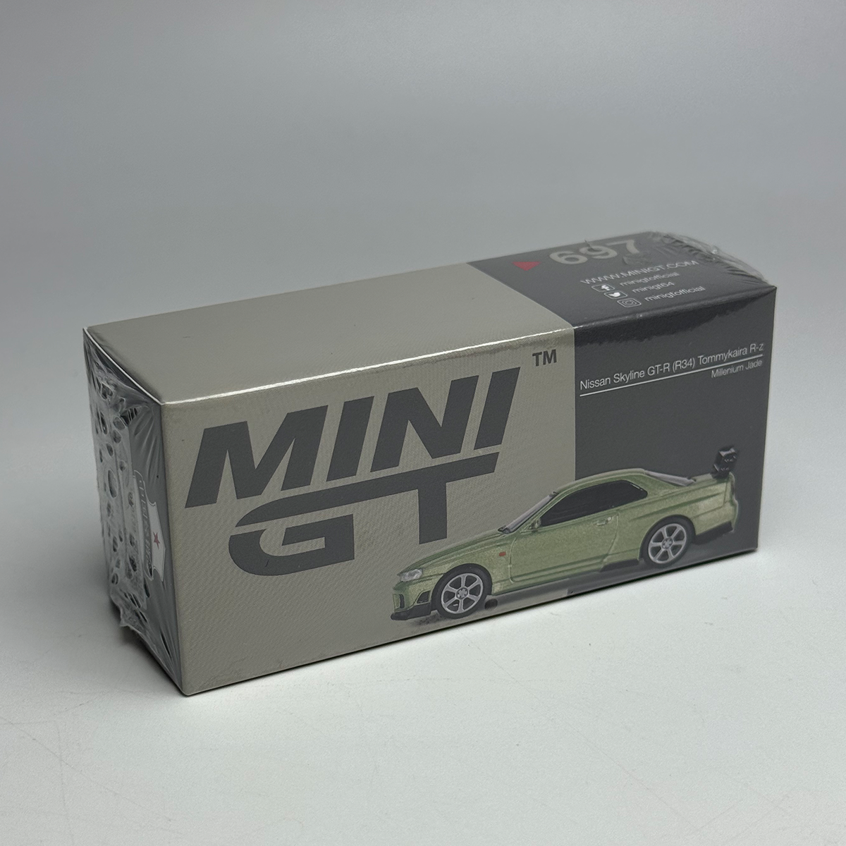 MINIGT 1:64 #697 Nissan Skyline GTR R34 Alloy car model
