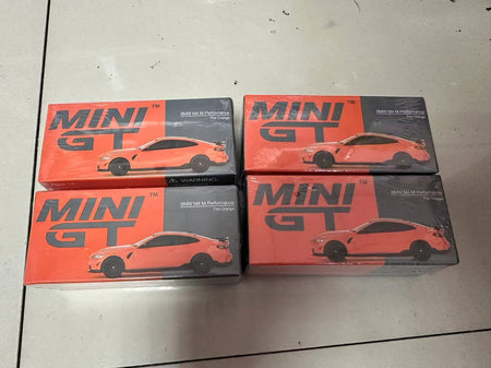 MINIGT #526 BMW M4 M-Performance