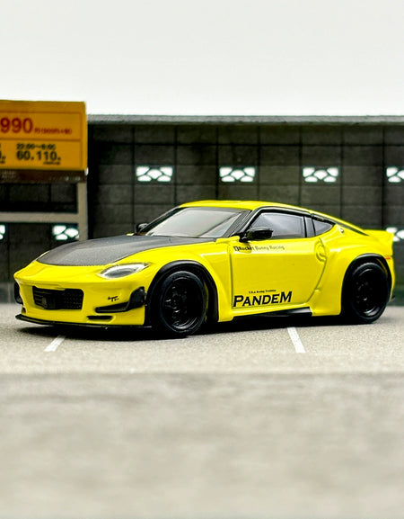 MINIGT 1:64 #752 Nissan Z Pandem Ikazuchi Yellow  Alloy car model