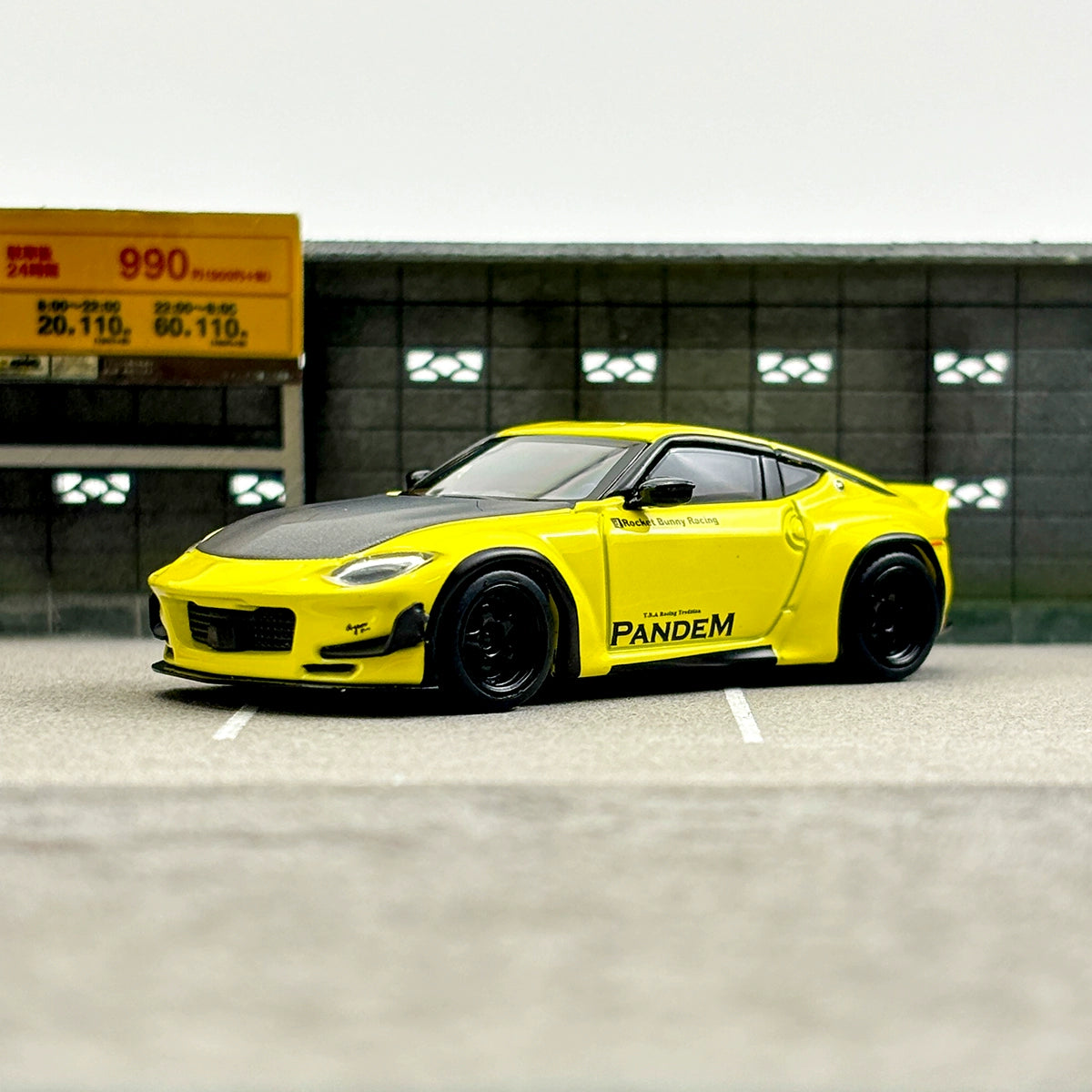 MINIGT 1:64 #752 Nissan Z Pandem Ikazuchi Yellow  Alloy car model