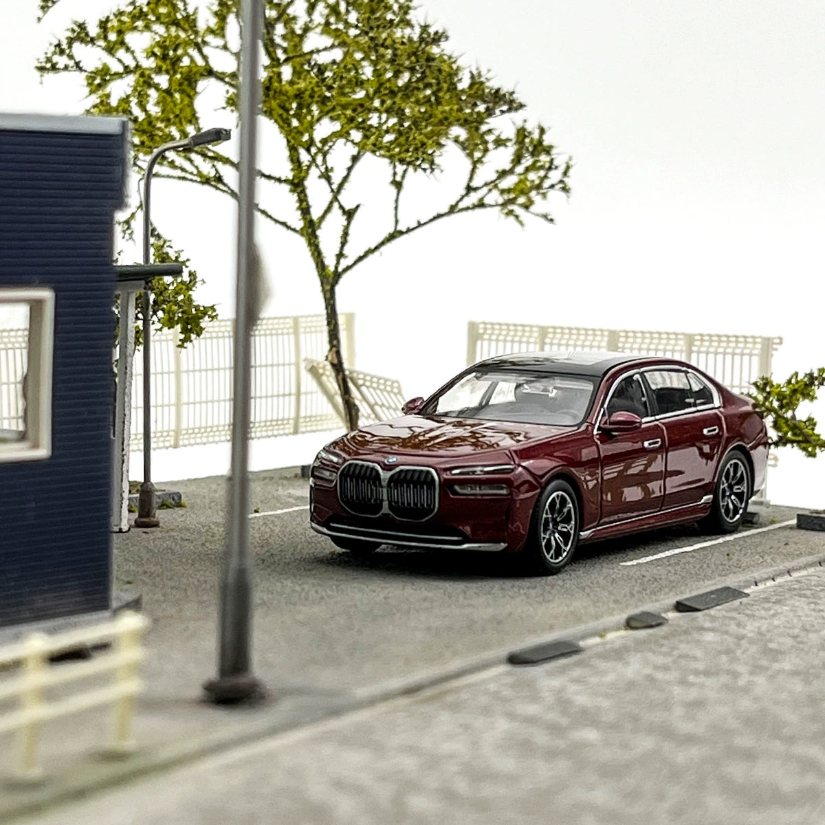 MINIGT 1:64 #952  BMW i7 xDrive60 Aventurin Alloy car model