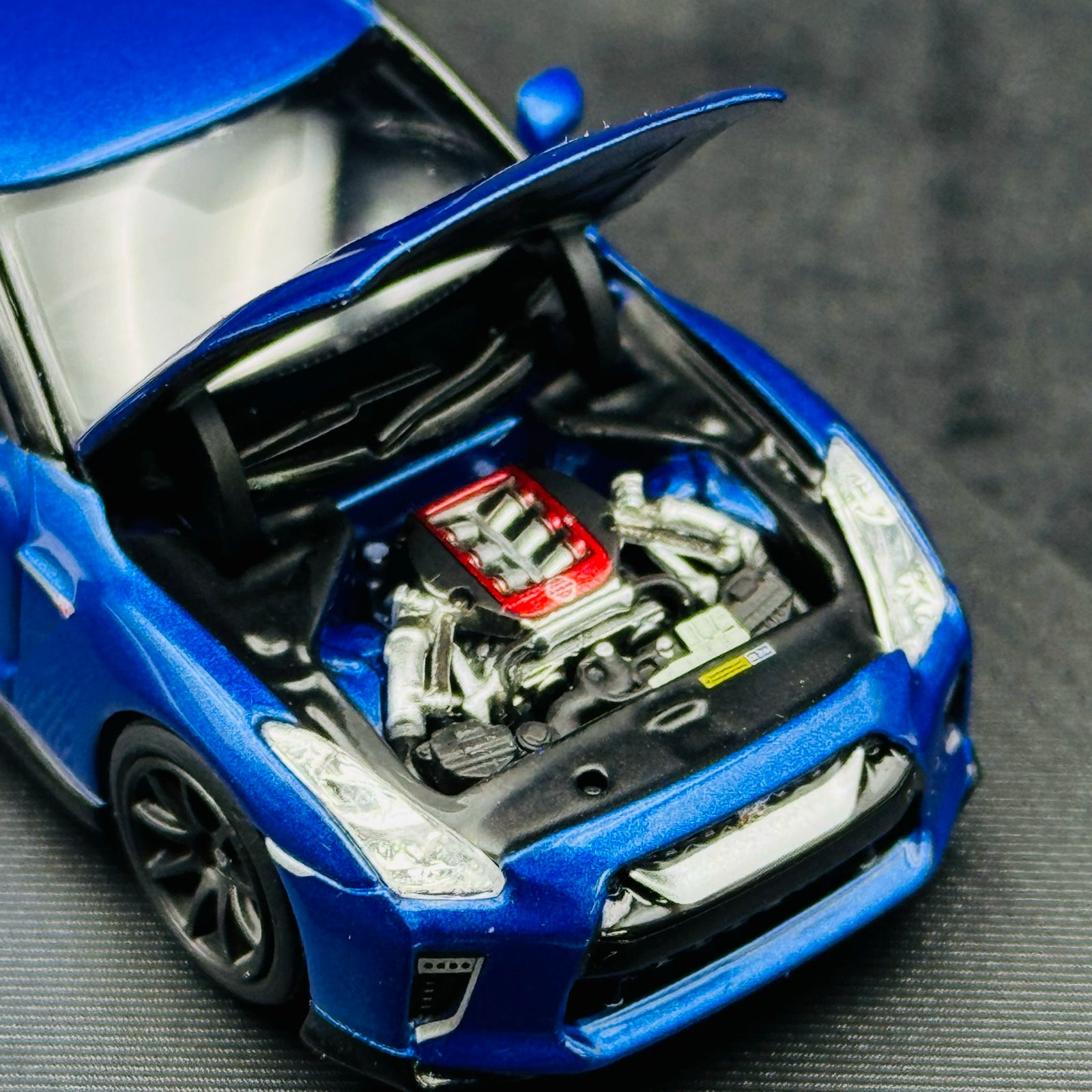 1:64 MOTORHELIX Nissan GT-R(R35) Track Edition Alloy car model