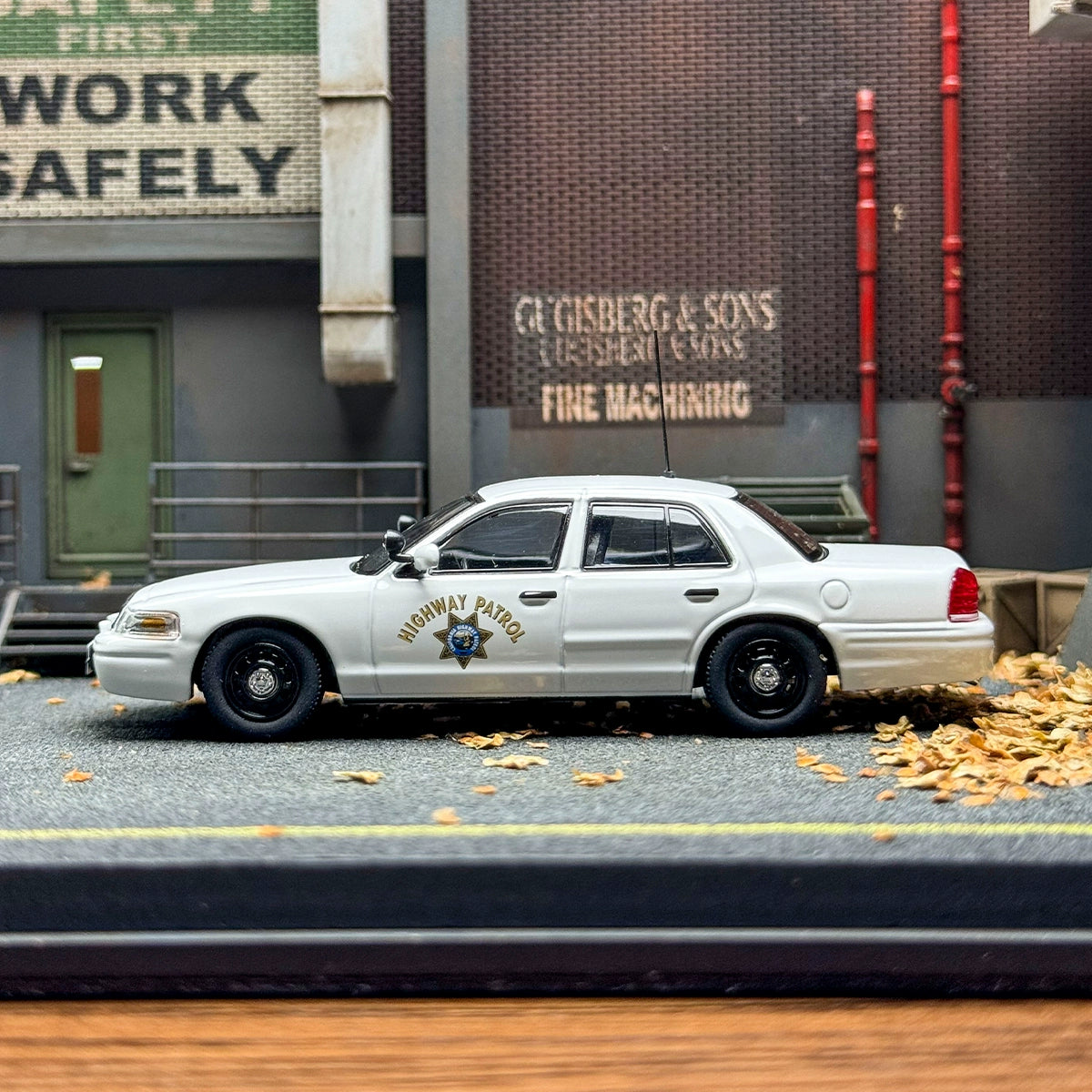 Rollin 1:64 Scale CHP California Highway Patrol SMPV 'Polar Bear' Commercial Patrol Vehicle - Die-Cast Alloy Police Car Model (Limited Edition Collectible Toy Car)