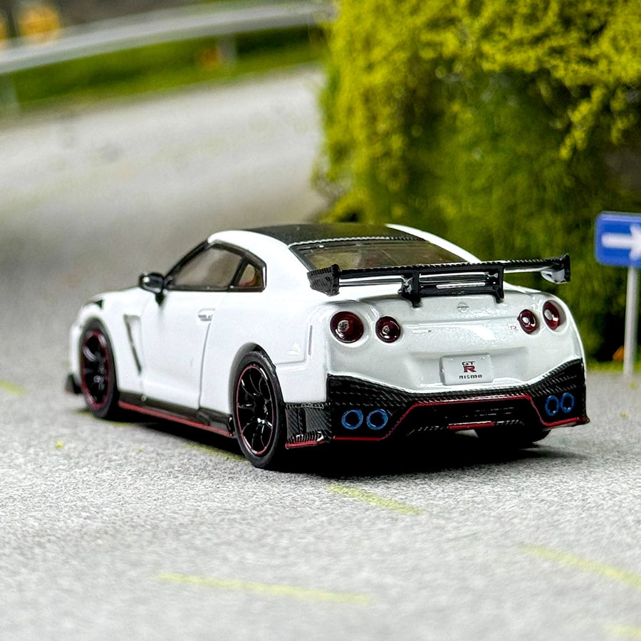 INNO 1:64 NISSAN GT-R R35 NISMO