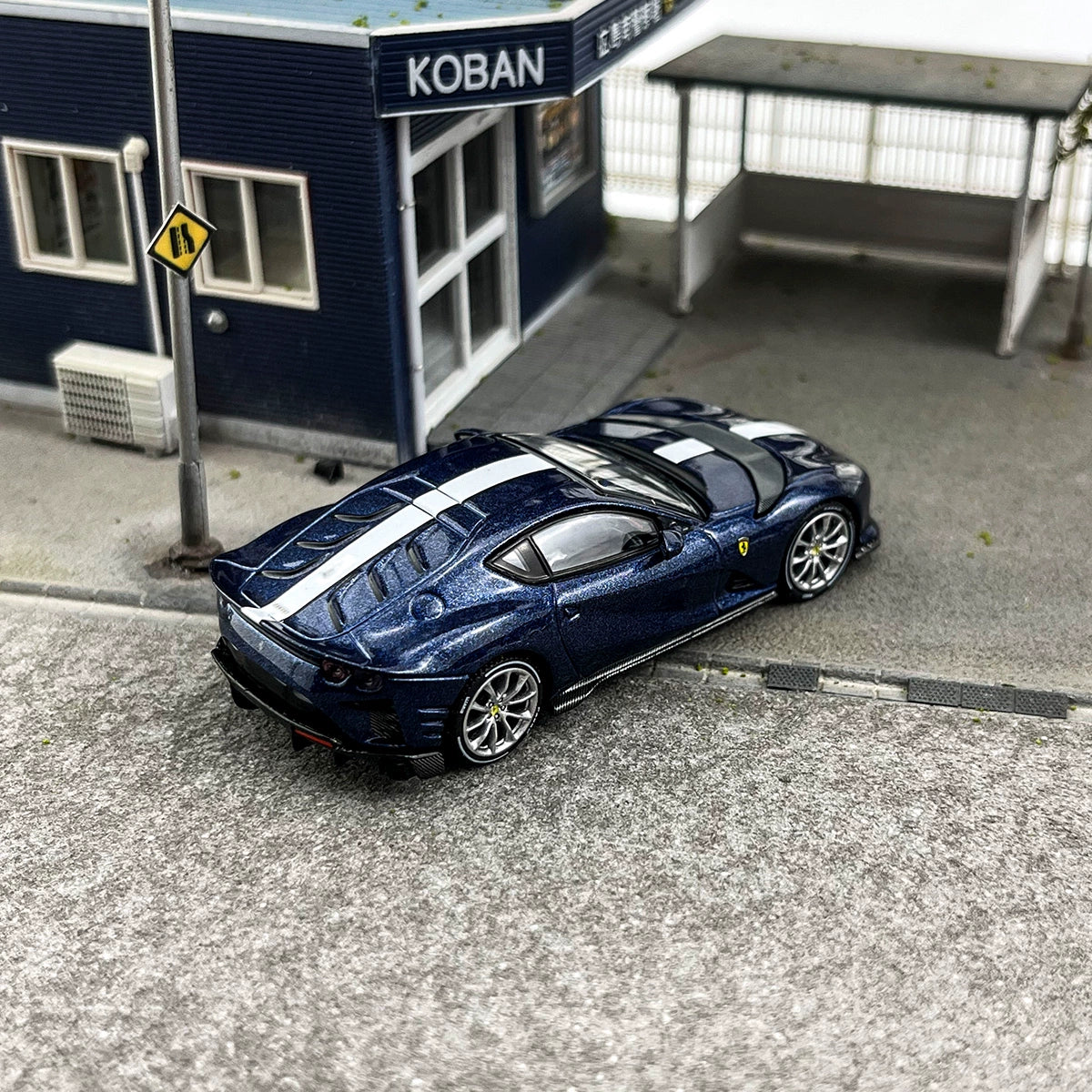BBR 1:64 Ferrari 812 Competitizone Blue Alloy car model