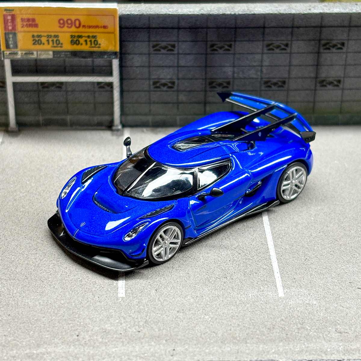 Tarmac Works TW 1:64 Koenigsegg Jesko Attack Alloy car model