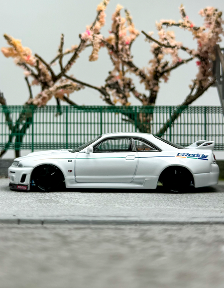 Kaido House MINIGT 1:64 //113 Nissan GTR R33 Gredoy GR33 V1 Alloy car model