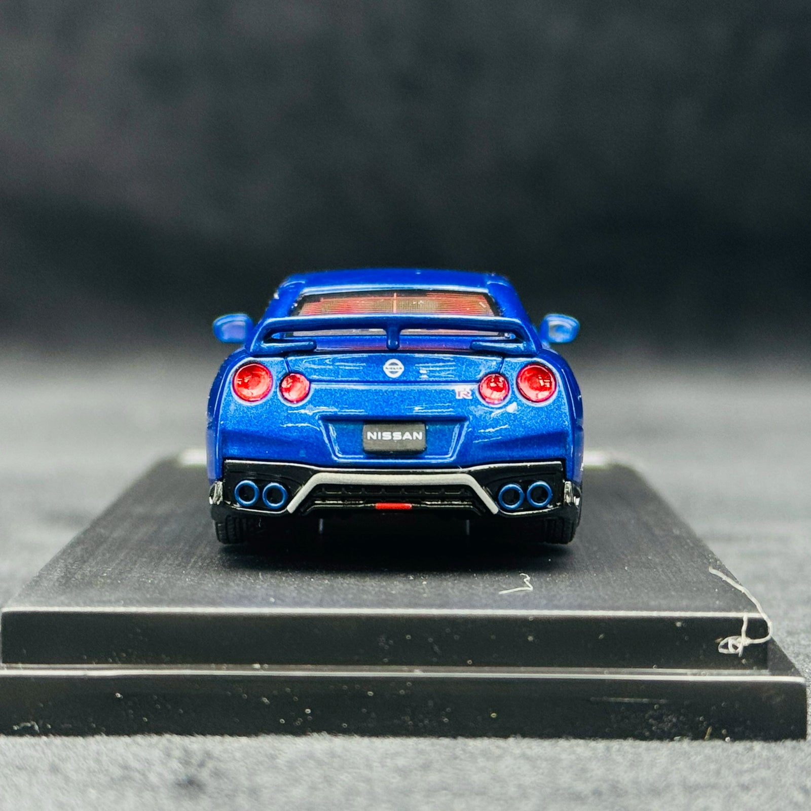 1:64 MOTORHELIX Nissan GT-R(R35) Track Edition Alloy car model
