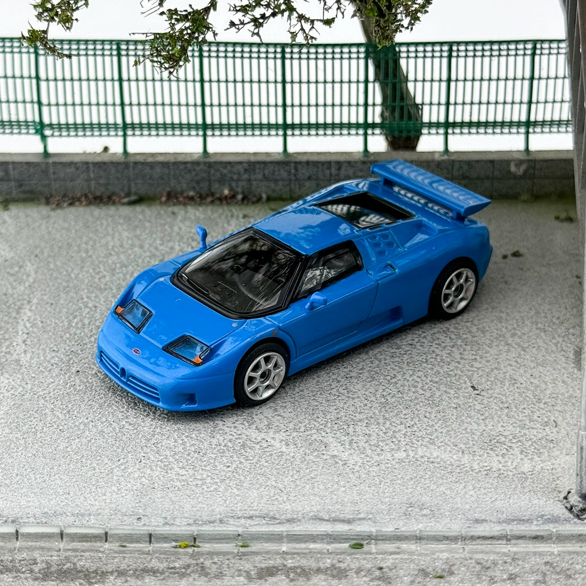 MINIGT #890 1:64 Bugatti EB110 Blue Super Alloy car model