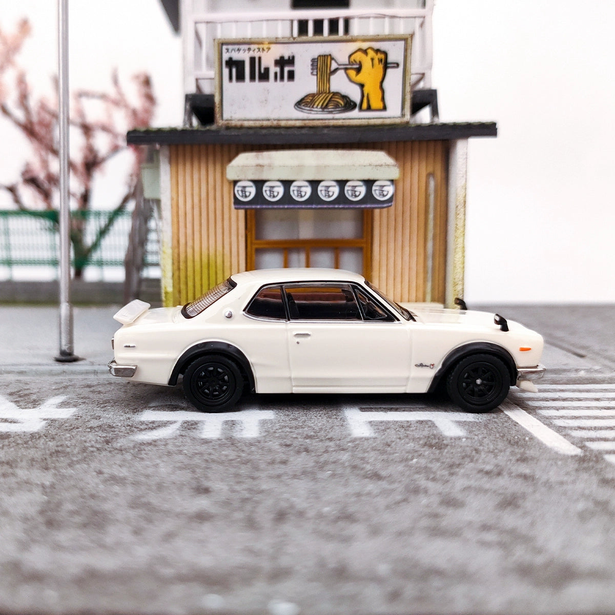 INNO 1:64 NISSAN SKYLINE 2000 GTR KPGC10 Alloy car model