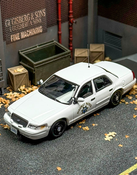 Rollin 1:64 Scale CHP California Highway Patrol SMPV 'Polar Bear' Commercial Patrol Vehicle - Die-Cast Alloy Police Car Model (Limited Edition Collectible Toy Car)