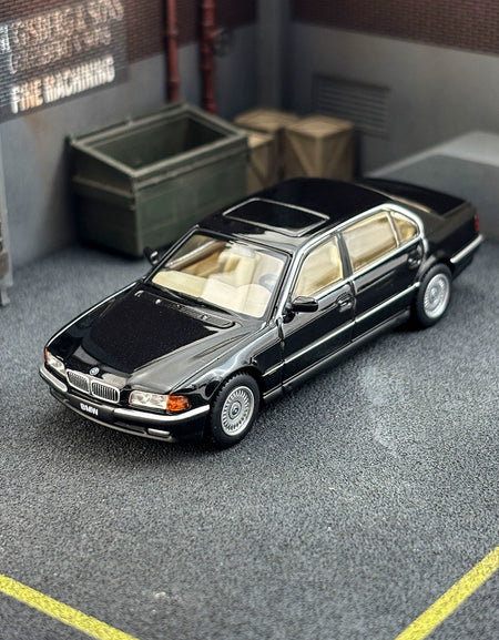AR Almost Real 1:64 BMW 750il E38 Alloy car model