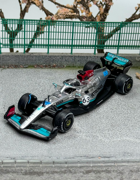 TW Tarmac Works 1:64 Mercedes-Benz F1 W13 E Performance 63 Alloy car model