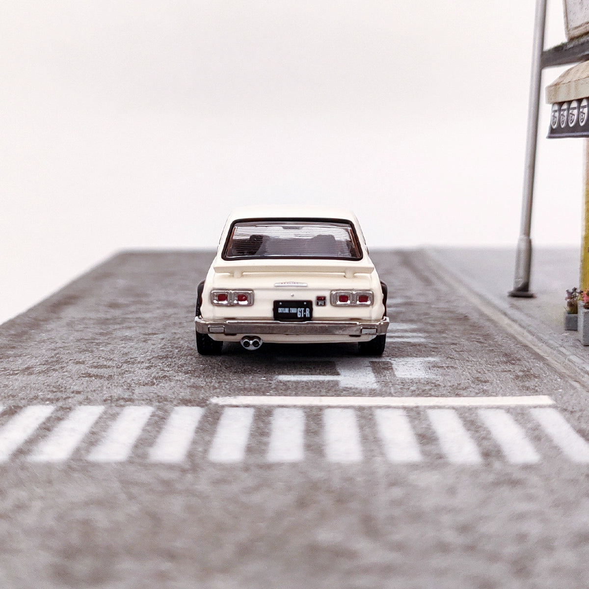 INNO 1:64 NISSAN SKYLINE 2000 GTR KPGC10 Alloy car model