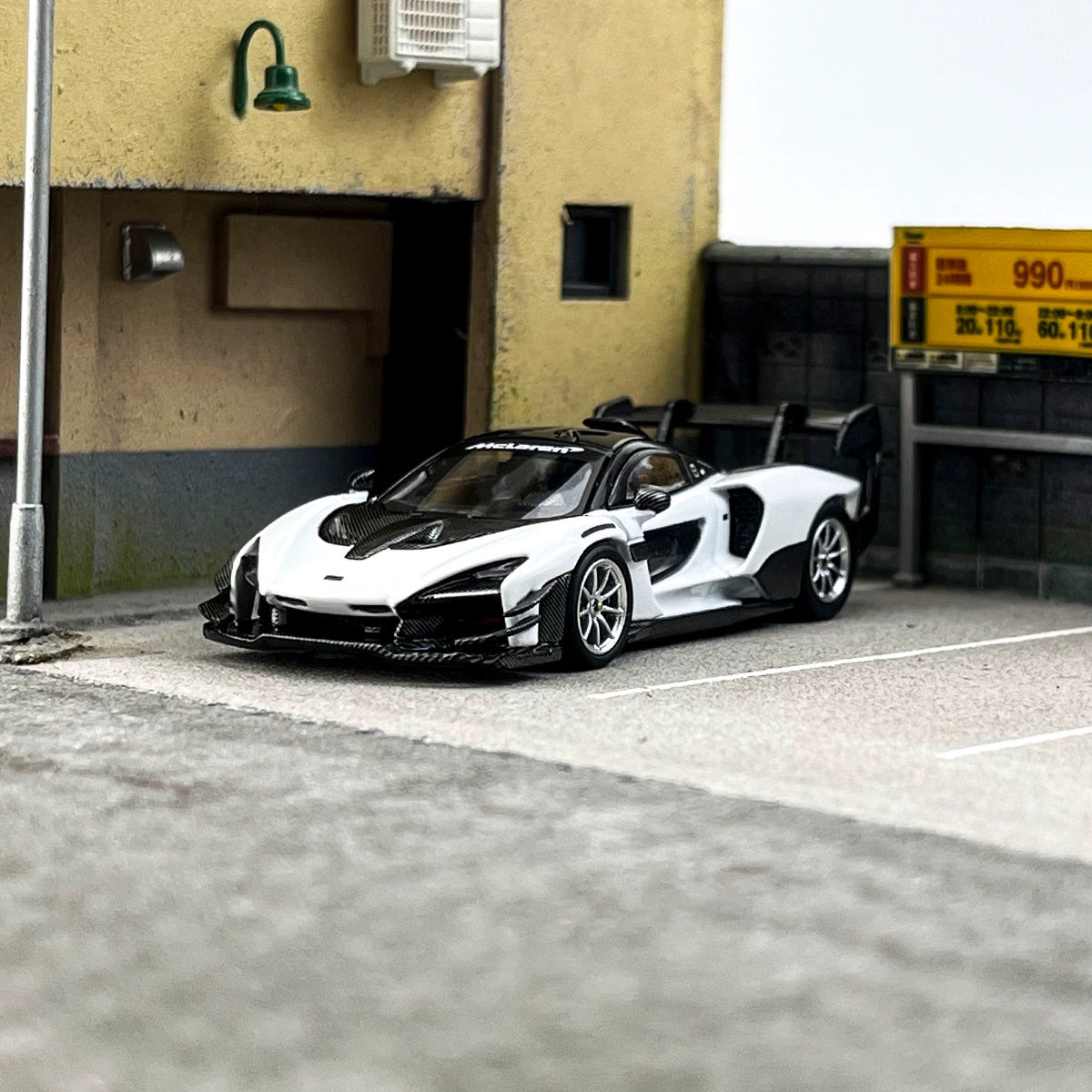 CM 1:64 Mclaren Senna GTR Alloy car model