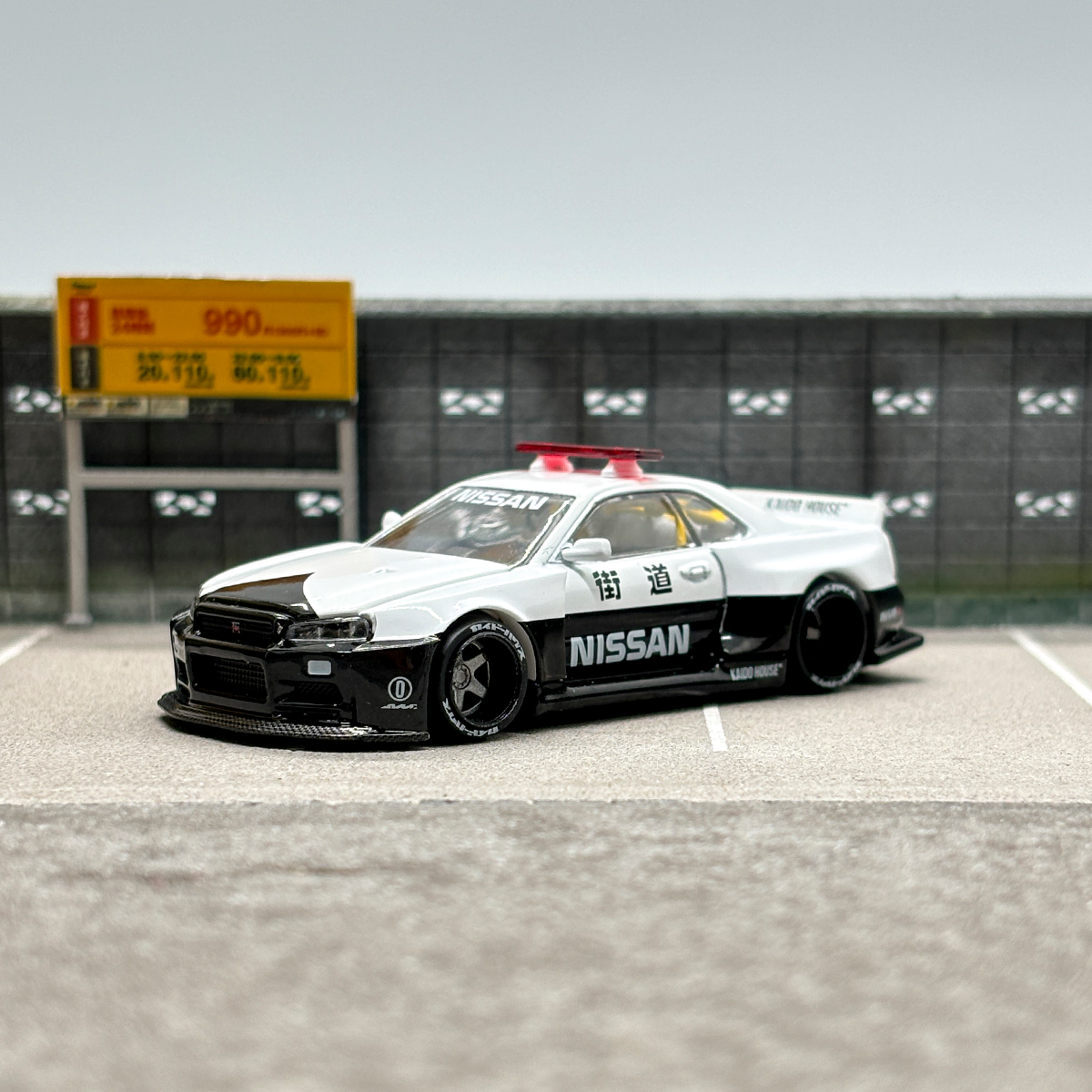 Kaido House MINIGT 1:64 //120 Nissan GTR R34 (Japan Police) Alloy car model