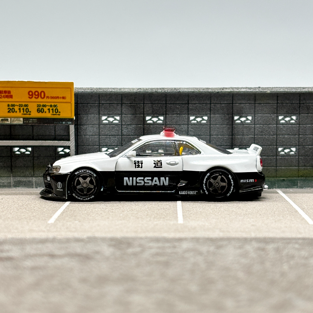 Kaido House MINIGT 1:64 //120 Nissan GTR R34 (Japan Police) Alloy car model