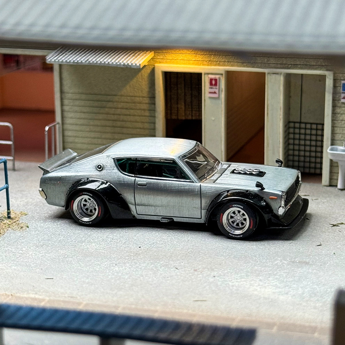 POP RACE 1:64 Nissan  SKYLINE GT-R KPGC110 Alloy car model