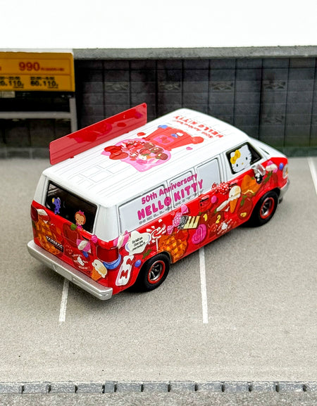 TW Tarmac Works 1:64 Hello Kitty Food Truck Dodge Van Alloy car model