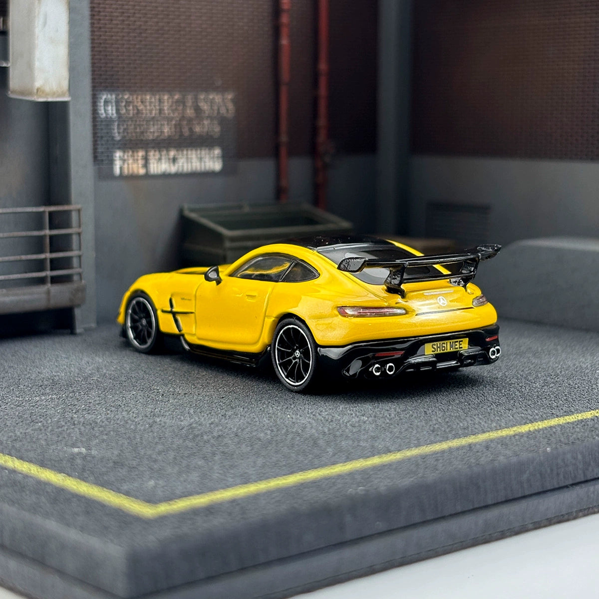 Tarmac Works TW 1:64 Mercedes AMG GT Black Series Alloy car model