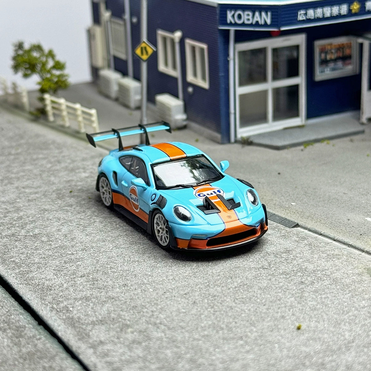 SOLO 1:64 Porsche 911 992 GT3RS GULF Alloy car model