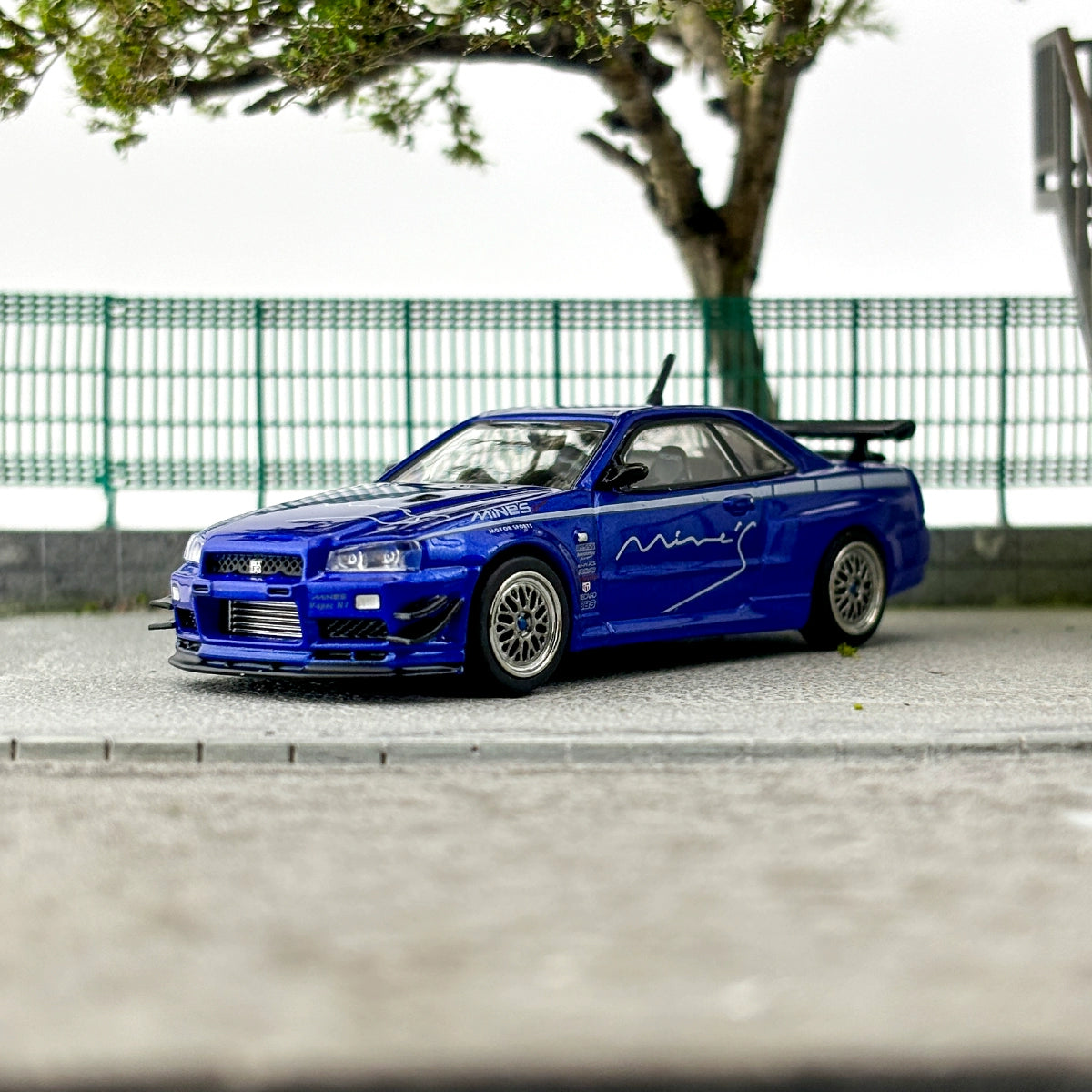 INNO 1:64 NISSAN SKYLINE GT-R (R34) V-SPEC TUNED BY“MINE'S”Alloy car model