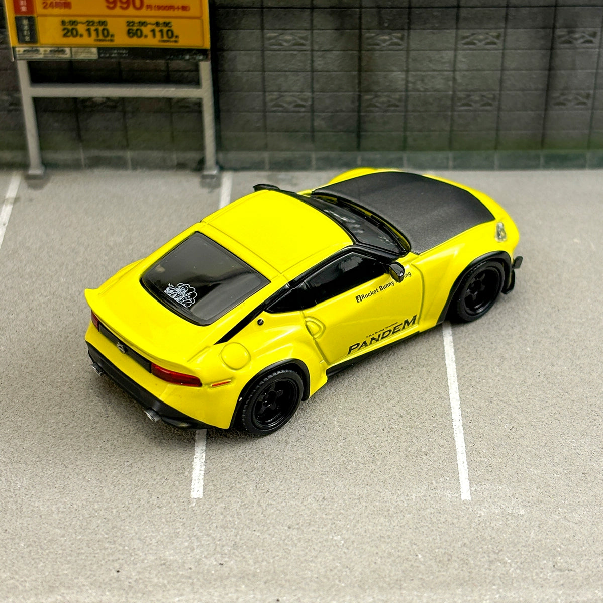 MINIGT 1:64 #752 Nissan Z Pandem Ikazuchi Yellow  Alloy car model