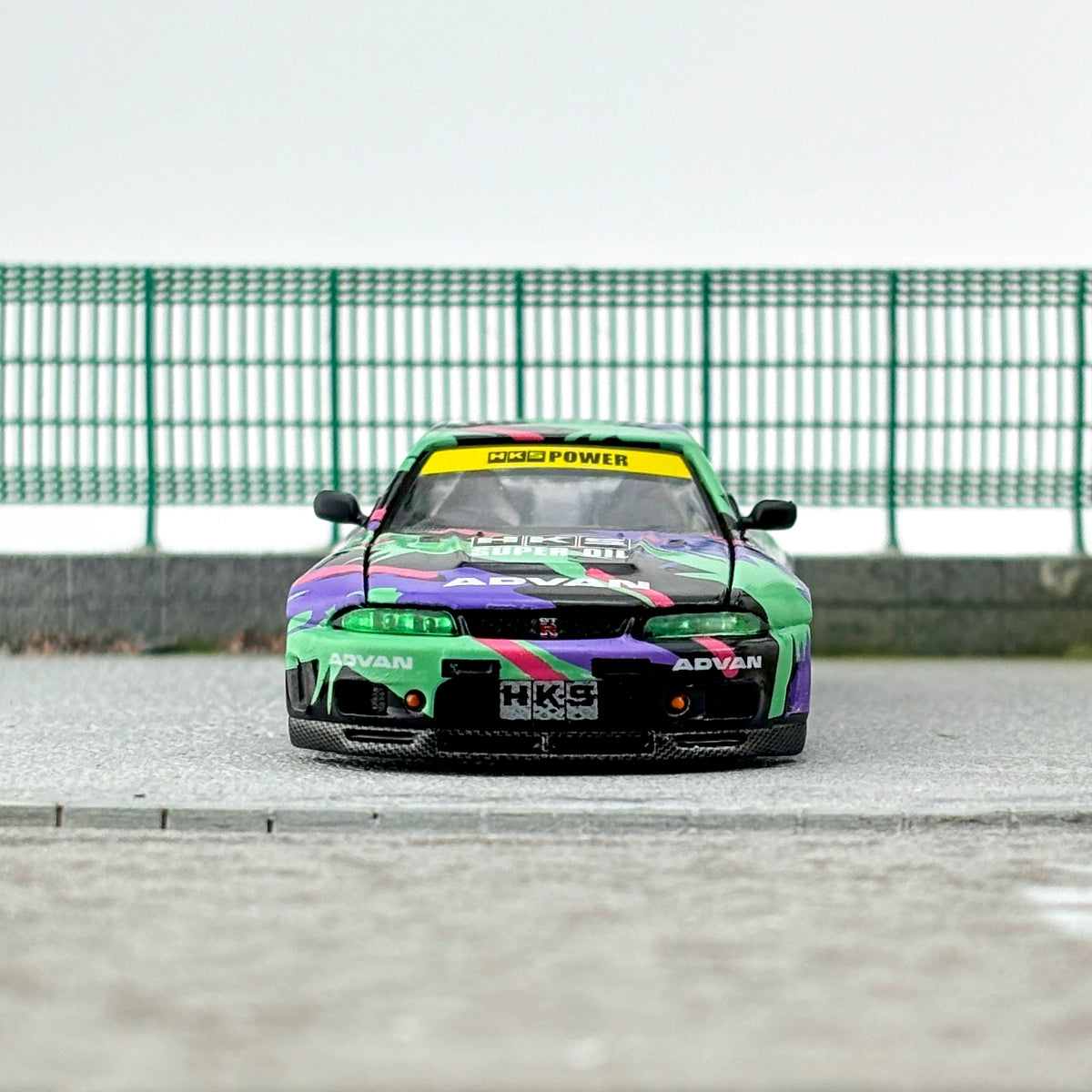 Kaido House MINIGT 1:64 #129 Nissan GTR R33 HKS Alloy car model