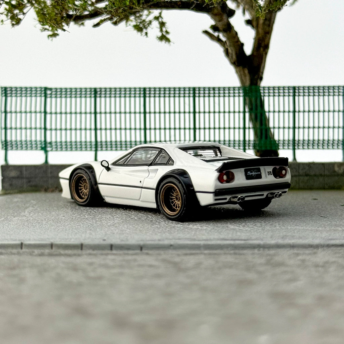 INNO 1:64 308GTB LBWK  Alloy car model