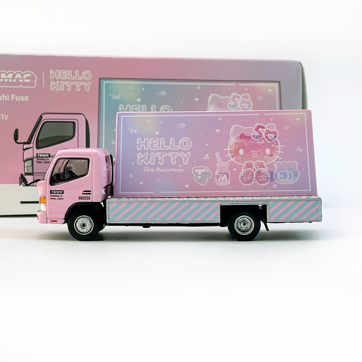 Tarmac Works 1:64 Mitsubishi Fuso Canter Hello Kitty Alloy car model