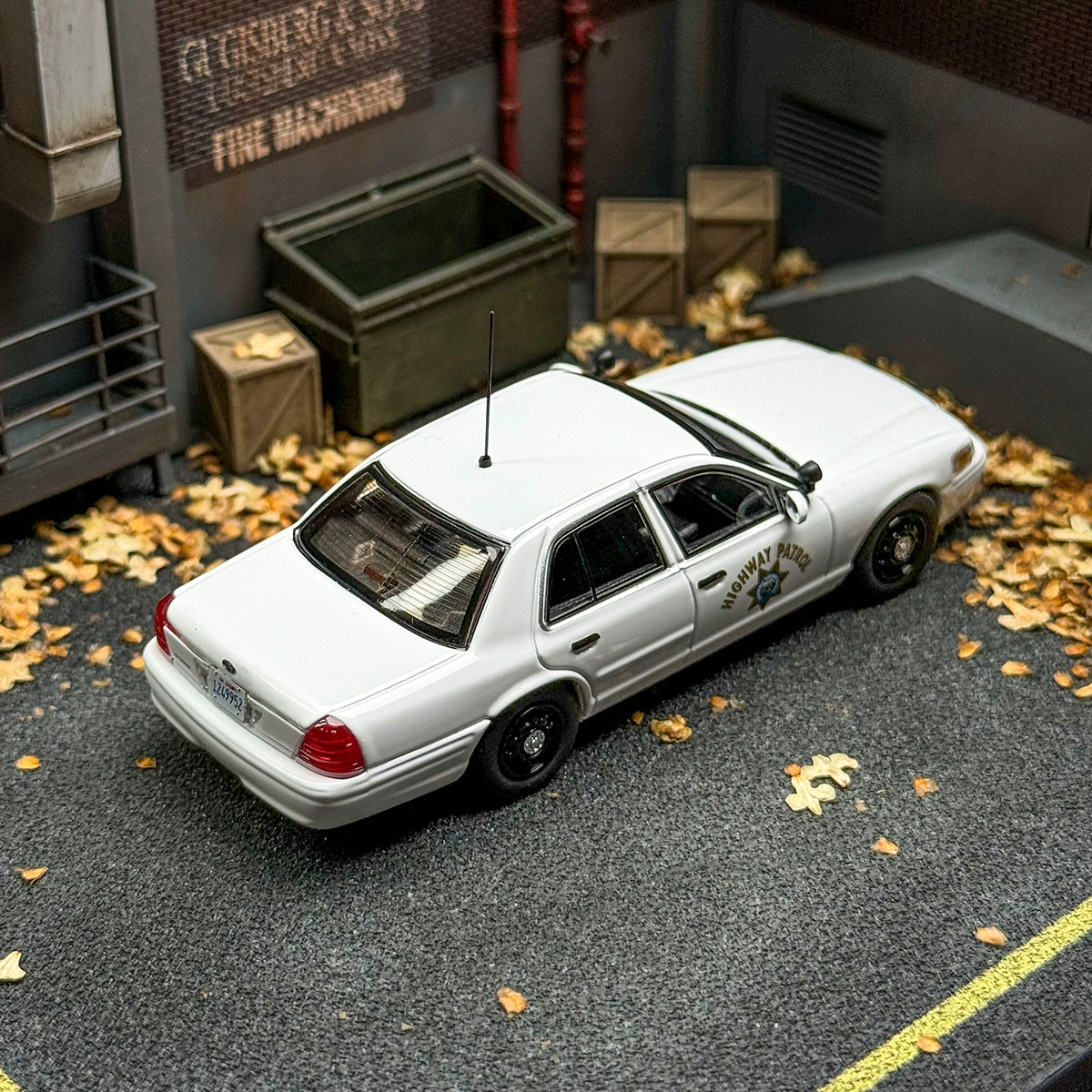 Rollin 1:64 Scale CHP California Highway Patrol SMPV 'Polar Bear' Commercial Patrol Vehicle - Die-Cast Alloy Police Car Model (Limited Edition Collectible Toy Car)