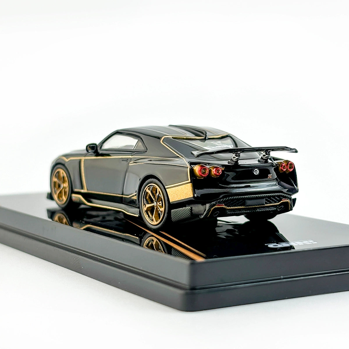 INNO 1:64 Nissan GTR-R50 50th BY ITALDESIGN Alloy car model