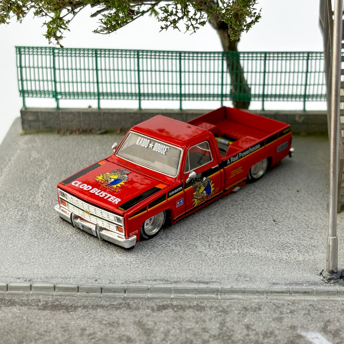 Kaido House MINIGT 1:64 //130 Chevrolet Pick-up Silverado Alloy car model