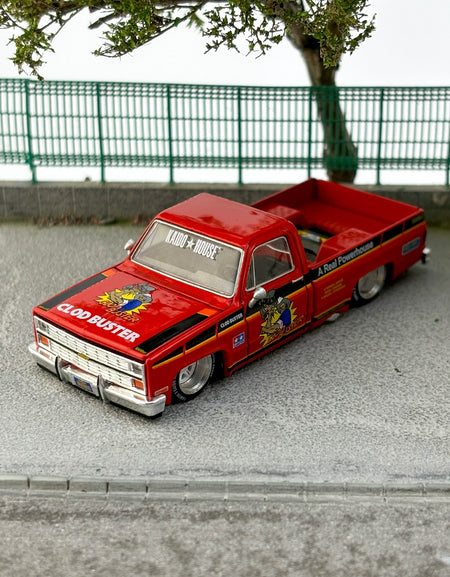 Kaido House MINIGT 1:64 //130 Chevrolet Pick-up Silverado Alloy car model