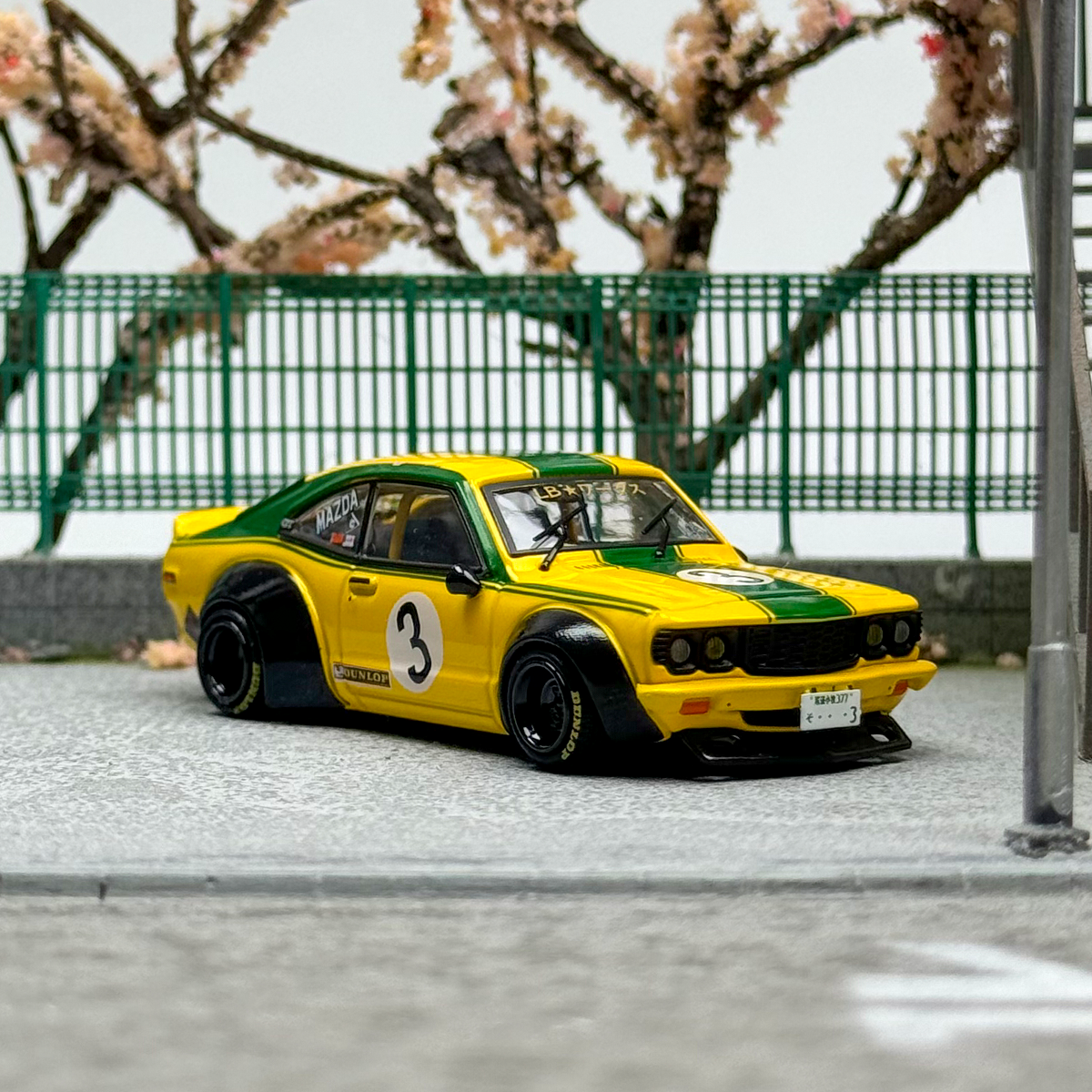 INNO 1:64 LBWK MAZDA RX3 SAVANNA Alloy car model