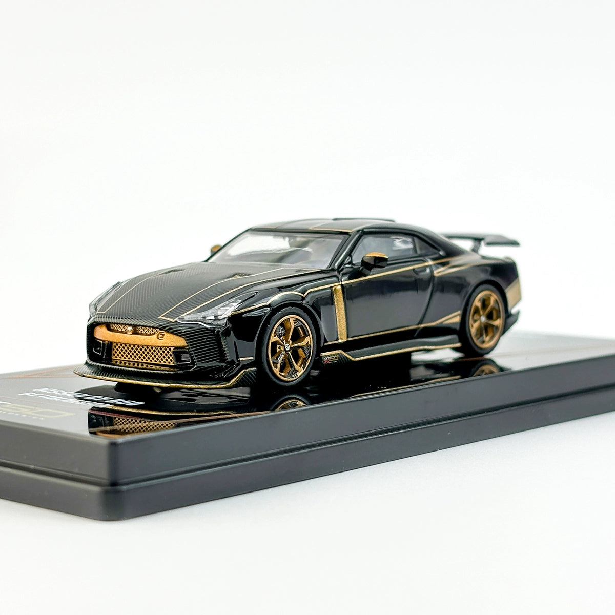 INNO 1:64 Nissan GTR-R50 50th BY ITALDESIGN Alloy car model