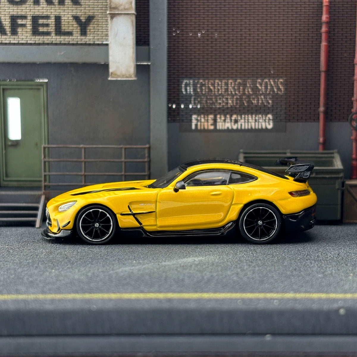 Tarmac Works TW 1:64 Mercedes AMG GT Black Series Alloy car model