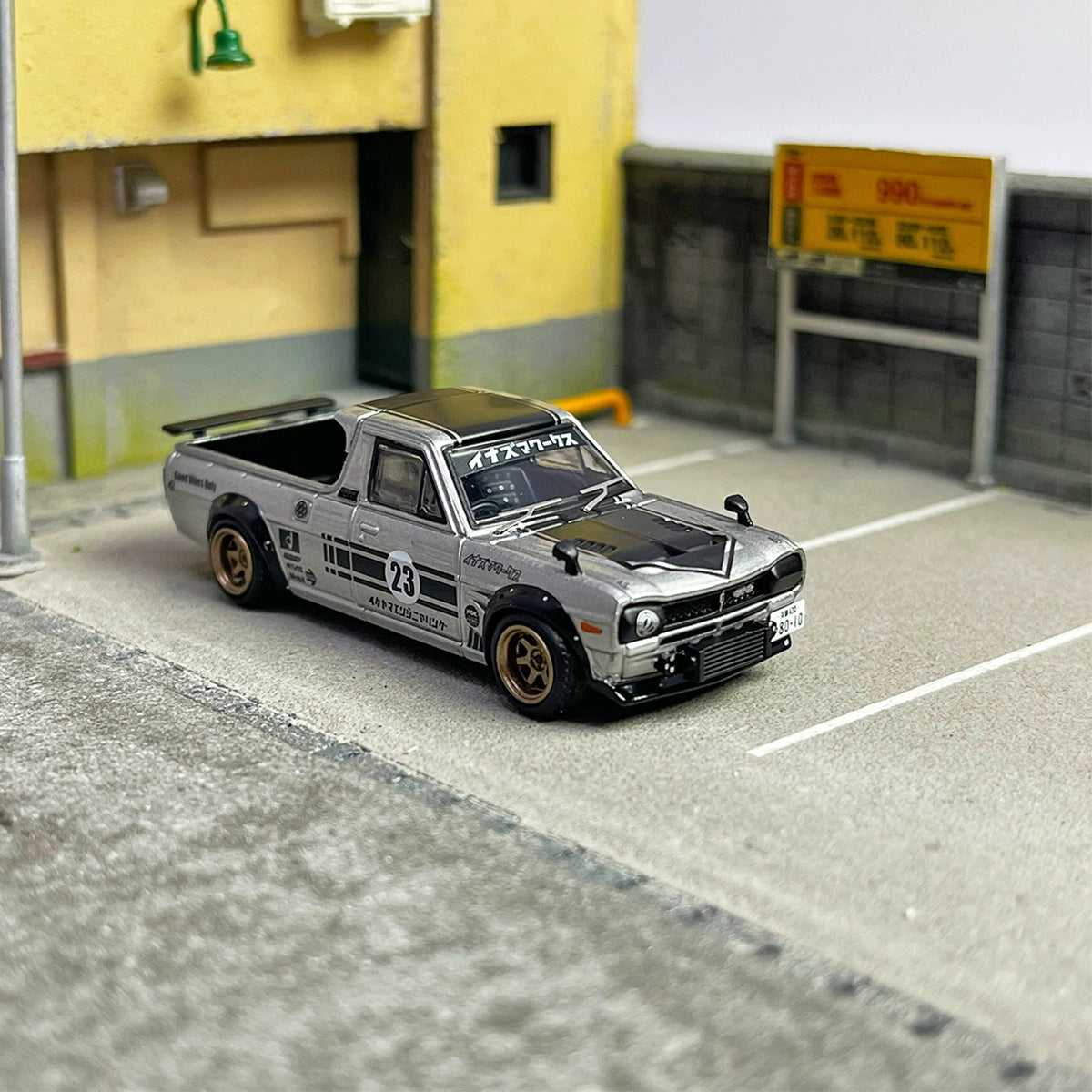 INNO 1:64 Nissan HAKOTORA PICK UP TRUCK "INAZUMA WORK' Alloy car model