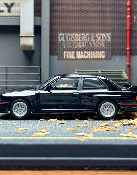 AR AR BOX 1:64 BMW M3 E30 Alloy car model