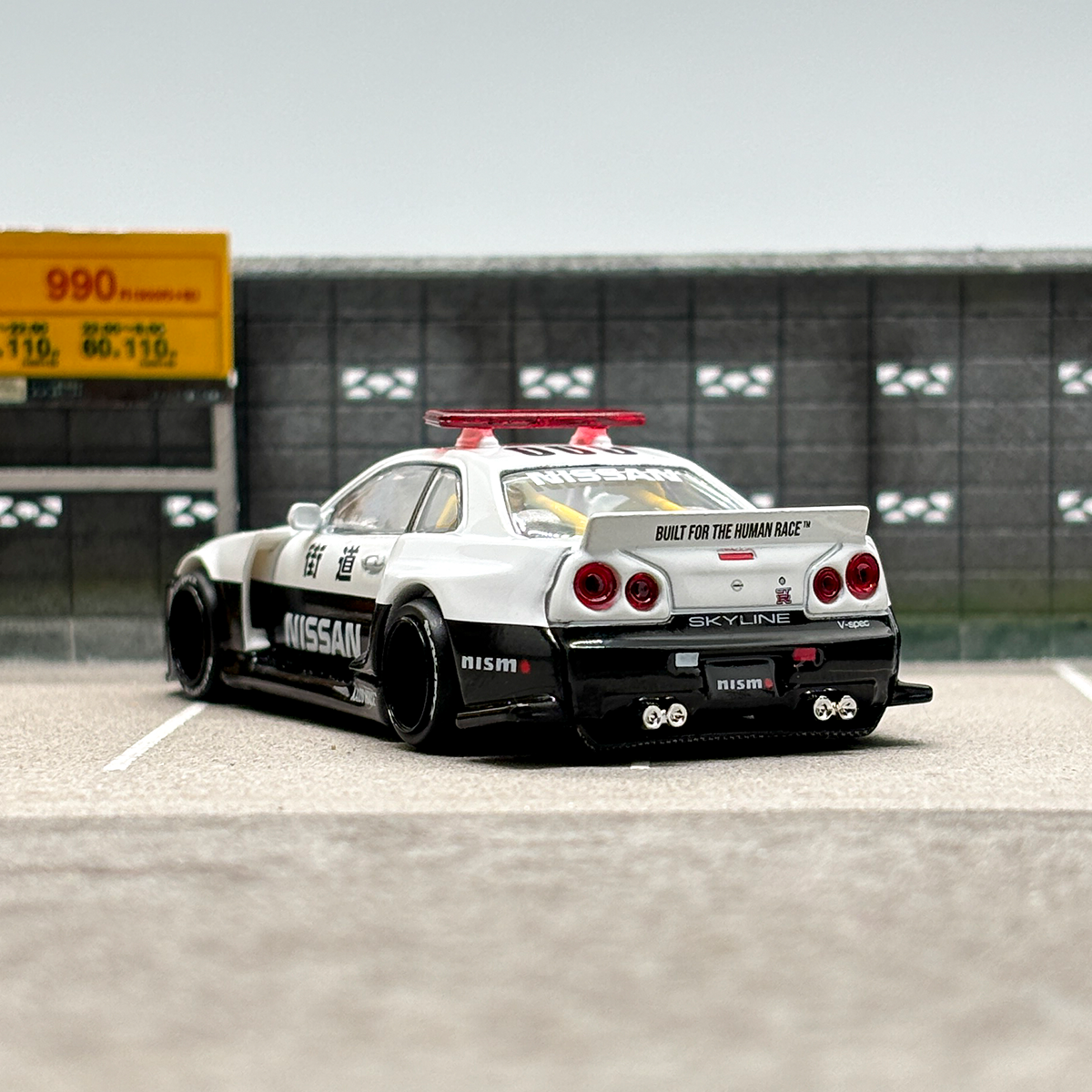 Kaido House MINIGT 1:64 //120 Nissan GTR R34 (Japan Police) Alloy car model