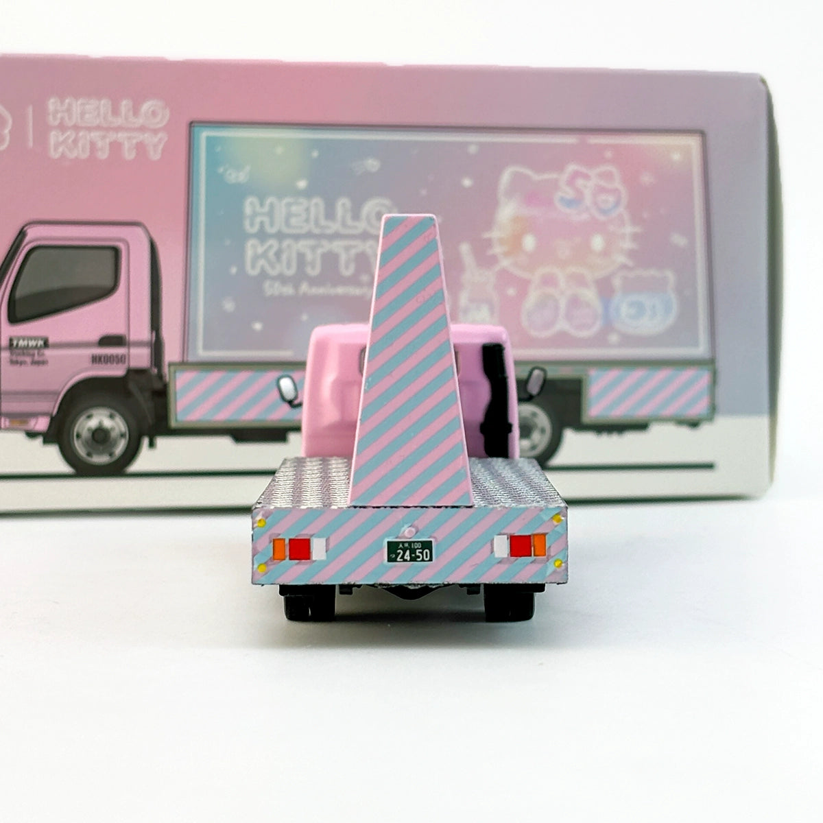 Tarmac Works 1:64 Mitsubishi Fuso Canter Hello Kitty Alloy car model