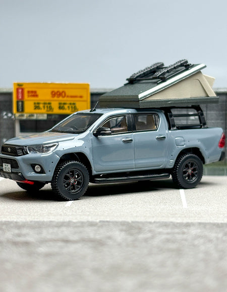 TW 1:64 Toyota Hilux Pick-Up Alloy car model