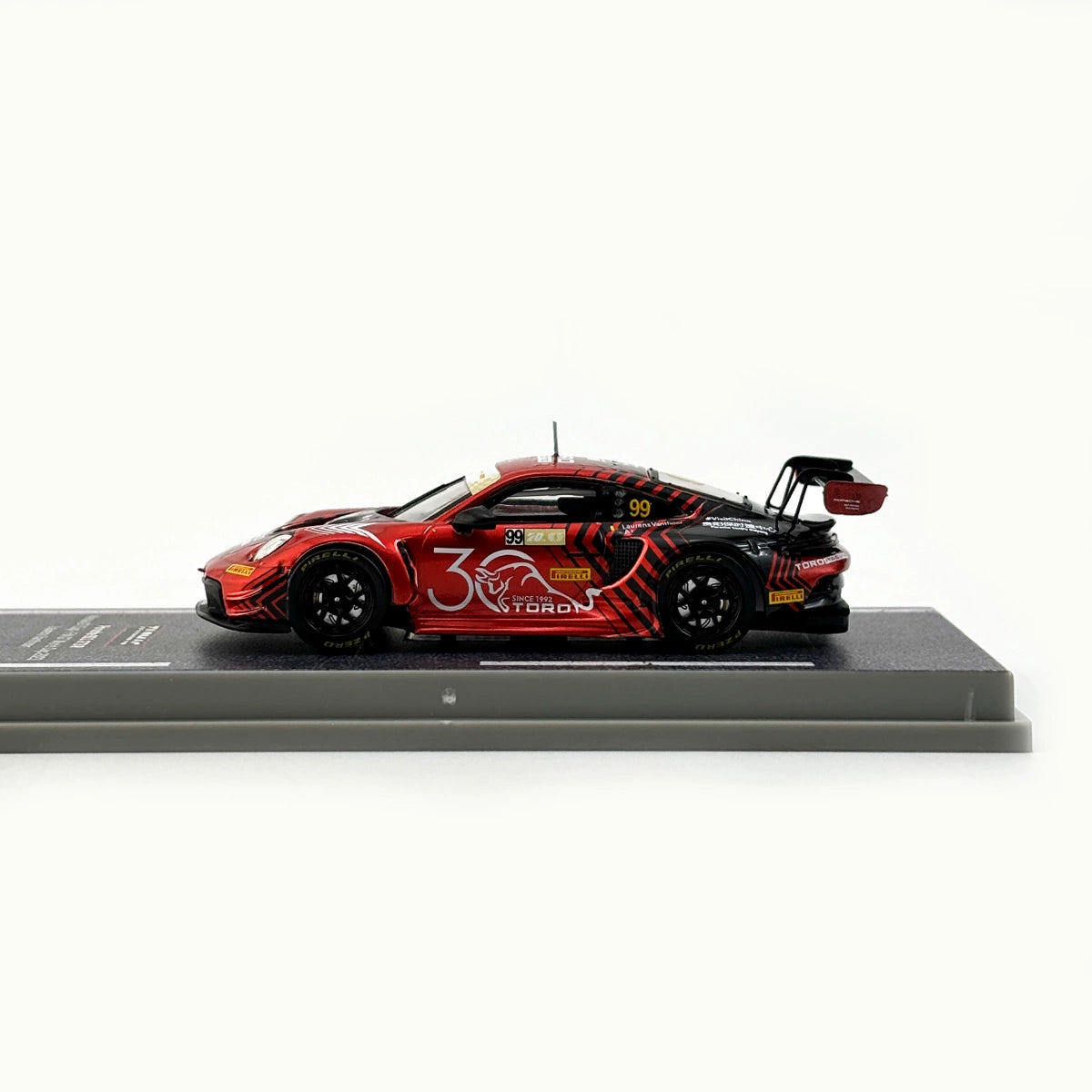 Tarmac Works 1:64 Porsche 911 GT3 R Macau GT Cup FIA Alloy car model
