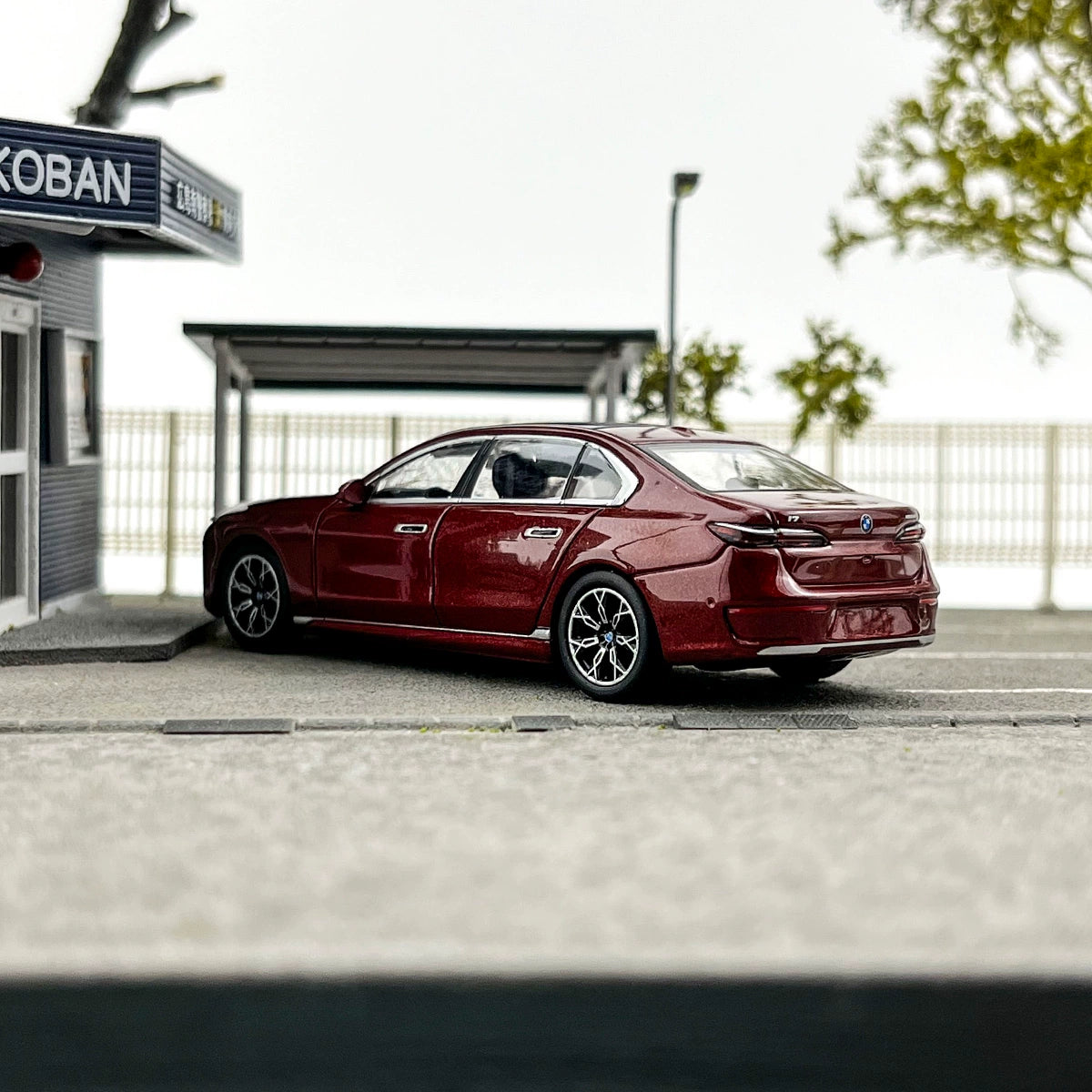 MINIGT 1:64 #952  BMW i7 xDrive60 Aventurin Alloy car model