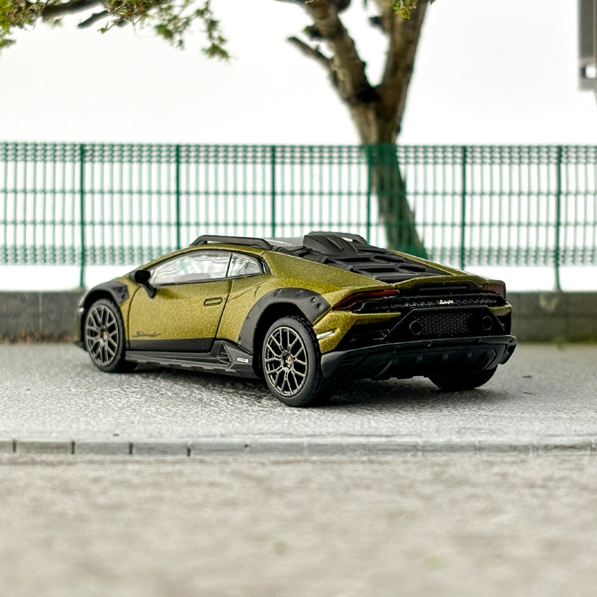 MINIGT 1:64 #779 Lamborghini Huracan Sterrato Alloy car model