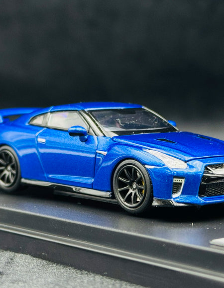 1:64 MOTORHELIX Nissan GT-R(R35) Track Edition Alloy car model