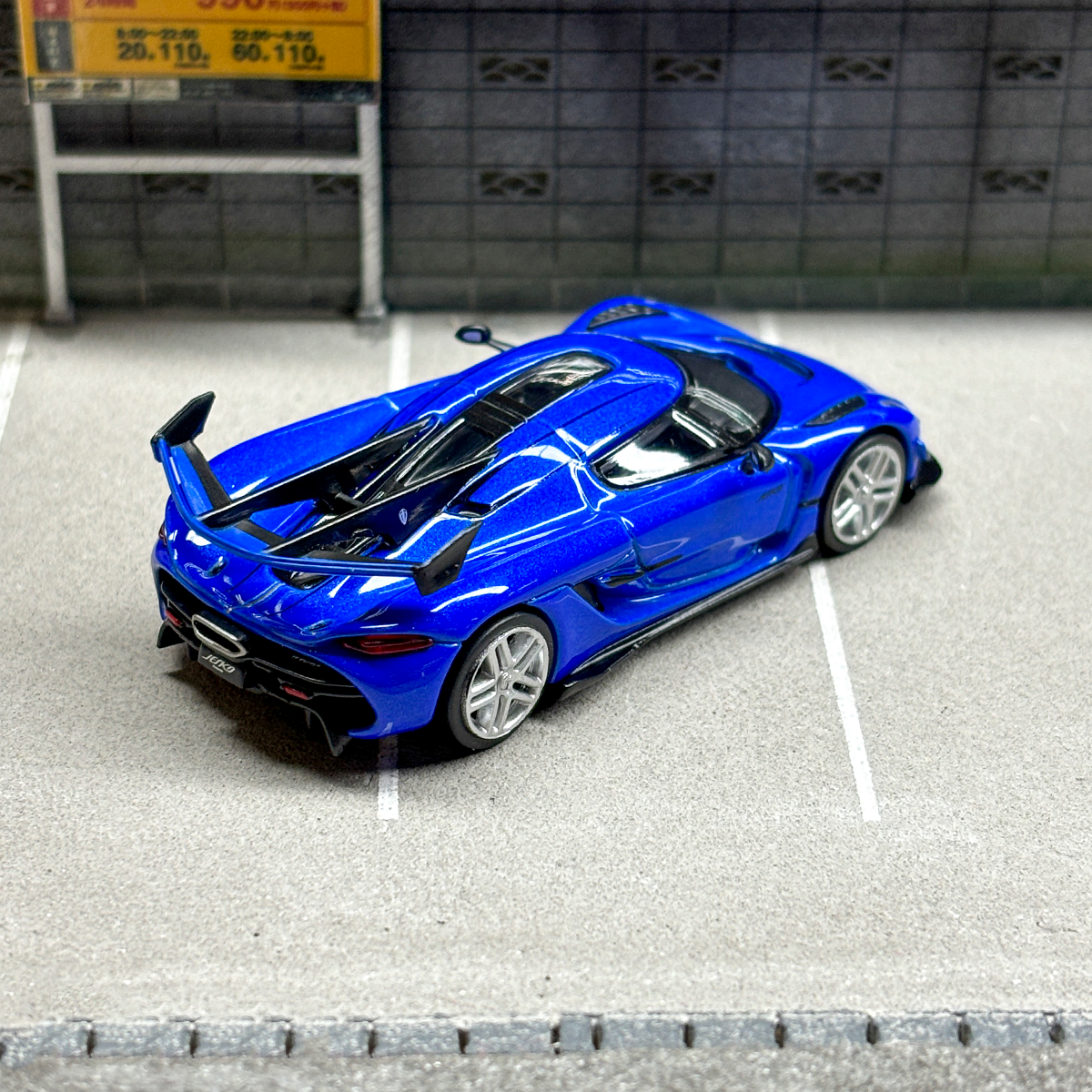 Tarmac Works TW 1:64 Koenigsegg Jesko Attack Alloy car model