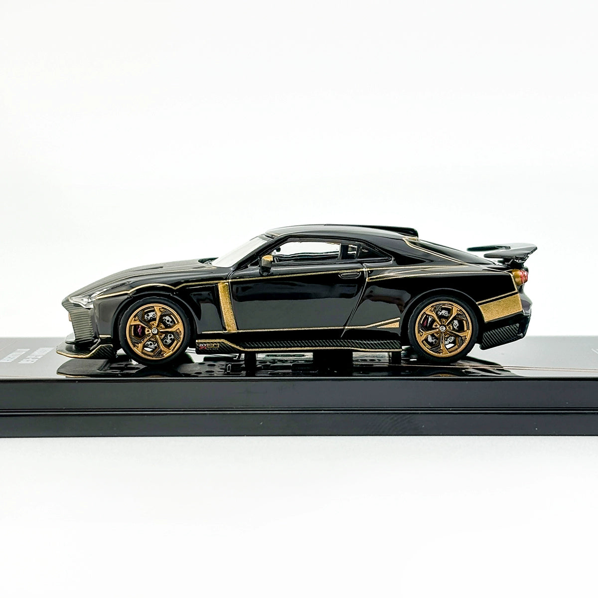 INNO 1:64 Nissan GTR-R50 50th BY ITALDESIGN Alloy car model