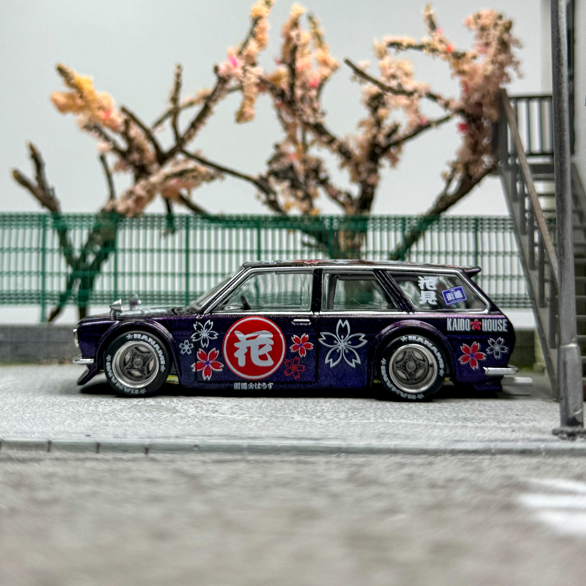 Kaido House MINIGT //114 1:64 Datsun 510 Wagon Hanam V3 Alloy car model